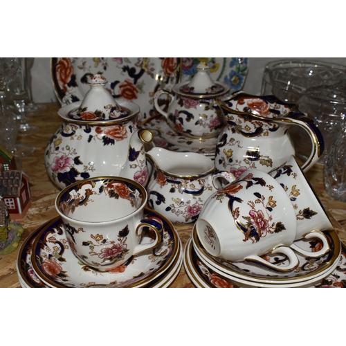 340 - A GROUP OF MASON'S 'MANDALAY' PATTERN TEAWARE, comprising six dinner plates, one cake plate, teapot ... 