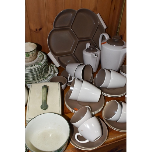 354 - A GROUP OF ROYAL DOULTON 'COUNTESS' PATTERN DINNERWARE TOGETHER WITH POOLE POTTERY TWIN-TONE COFFEE ... 