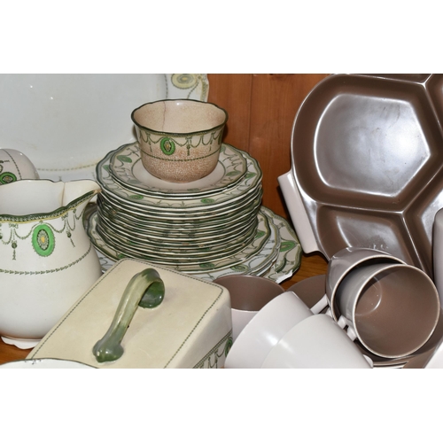 354 - A GROUP OF ROYAL DOULTON 'COUNTESS' PATTERN DINNERWARE TOGETHER WITH POOLE POTTERY TWIN-TONE COFFEE ... 