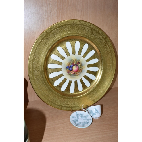 364 - AN AYNSLEY ORCHARD GOLD GILT CABINET PLATE AND A SHELLEY MINIATURE TEACUP AND SAUCER, the plate heav... 