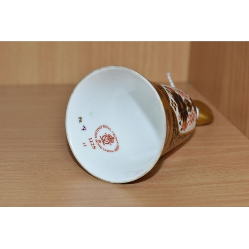 365 - A ROYAL CROWN DERBY IMARI SOLID GOLD BAND CANDLE SNUFFER, pattern 1128, with red printed backstamp a... 