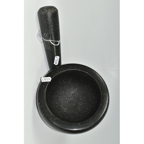 400 - A DARK GREY GRANITE PESTLE AND MORTAR, internal diameter of mortar 13.5cm, heavy (2) (Condition Repo... 