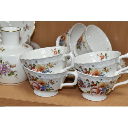 425 - A GROUP OF ROYAL CROWN DERBY 'DERBY POSIES' PATTERN TEAWARE AND W.H.GOSS CRESTED GIFTWARE, comprisin... 