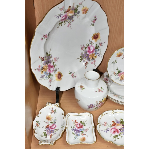 425 - A GROUP OF ROYAL CROWN DERBY 'DERBY POSIES' PATTERN TEAWARE AND W.H.GOSS CRESTED GIFTWARE, comprisin... 