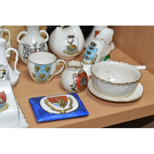 425 - A GROUP OF ROYAL CROWN DERBY 'DERBY POSIES' PATTERN TEAWARE AND W.H.GOSS CRESTED GIFTWARE, comprisin... 