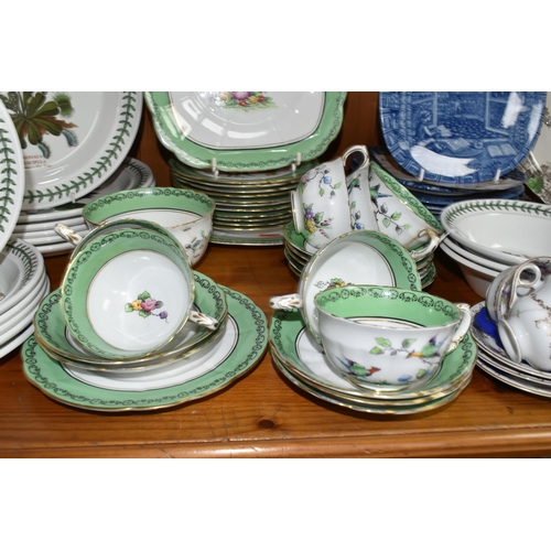 439 - A QUANTITY OF DINNERWARE FROM NAMED MANUFACTURERS to include an assortment of Portmeirion 'Botanical... 