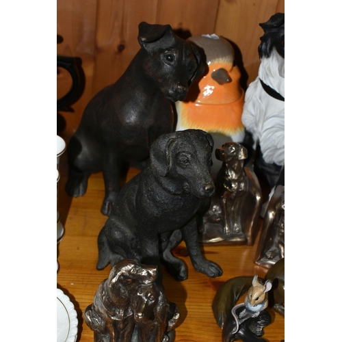 442 - AN ASSORTMENT OF ANIMAL THEMED ORNAMENTS to include two bronze resin sculpted labradors by artist Su... 