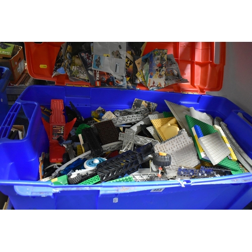 483 - A LARGE QUANTITY OF ASSORTED LOOSE MODERN LEGO ITEMS, Technics, Bionicle, Star Wars and other space ... 