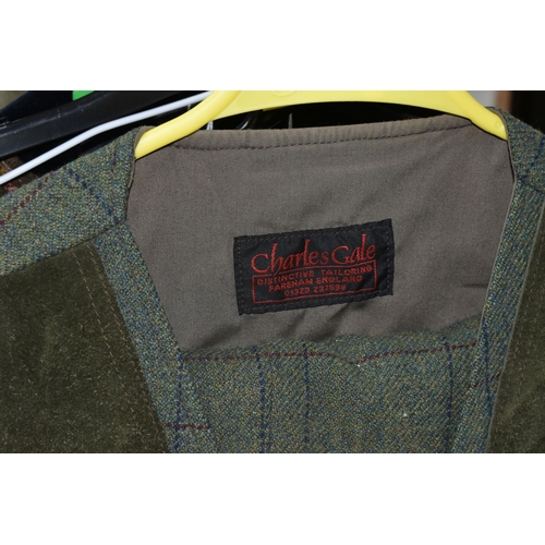 506 - A GROUP OF GENTLEMEN'S CLOTHING, comprising a 'Charles Gale' two piece checked tweed shooting suit, ... 