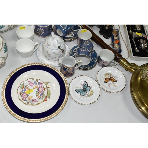 515 - A BOXED ROYAL ALBERT 'OLD COUNTRY ROSES' TWO TIER CAKE STAND AND OTHER KITCHENWARE, to include a Jap... 