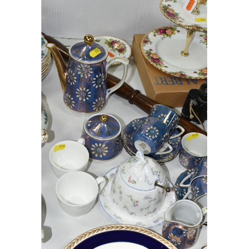 515 - A BOXED ROYAL ALBERT 'OLD COUNTRY ROSES' TWO TIER CAKE STAND AND OTHER KITCHENWARE, to include a Jap... 