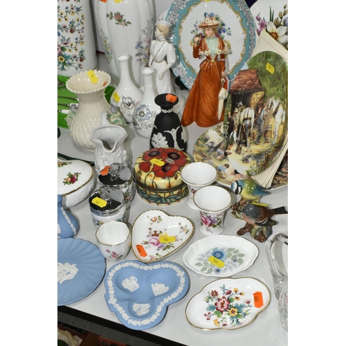 522 - A COLLECTION OF ASSORTED NAMED CERAMICS, including four pieces of Wedgwood pale blue jasperware and ... 