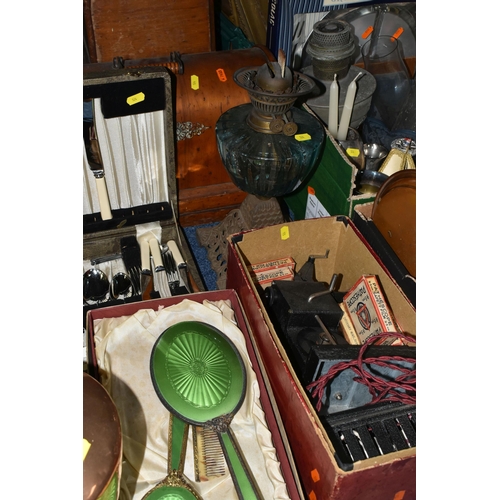 524 - TWO BOXES AND LOOSE METALWARES, CASED CUTLERY, COSTUME DOLLS, DRESSING TABLE ITEMS, ETC, including a... 