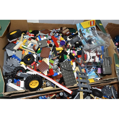 552 - A QUANTITY OF ASSORTED LOOSE MODERN LEGO ITEMS, to include minifigures and assorted Mixels, Pirates,... 