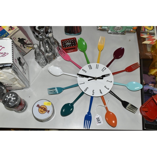 557 - A COLLECTION OF AMERICAN DINER THEMED ACCESSORIES, including a cutlery wall clock, Elvis Presley nap... 