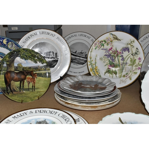 564 - A GROUP OF COLLECTORS PLATES AND SIMILAR, twenty seven plates on themes to include birds, rural life... 