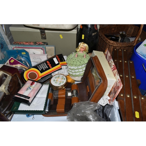 583 - A BOX AND LOOSE BASKETS, TABLE LAMPS, TYPEWRITERS, VINTAGE TOILETRIES AND SUNDRY ITEMS, to include v... 