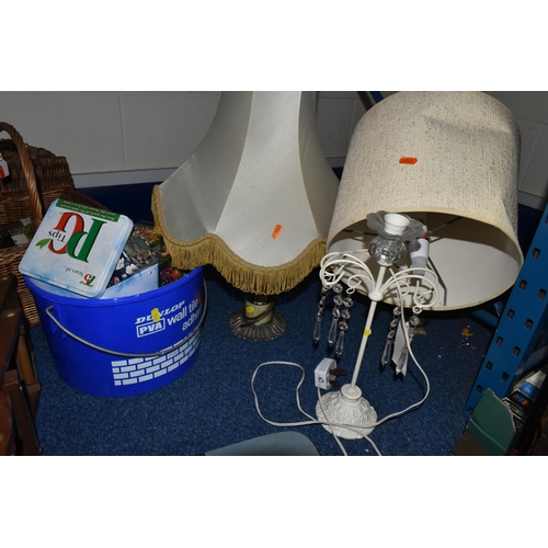 583 - A BOX AND LOOSE BASKETS, TABLE LAMPS, TYPEWRITERS, VINTAGE TOILETRIES AND SUNDRY ITEMS, to include v... 