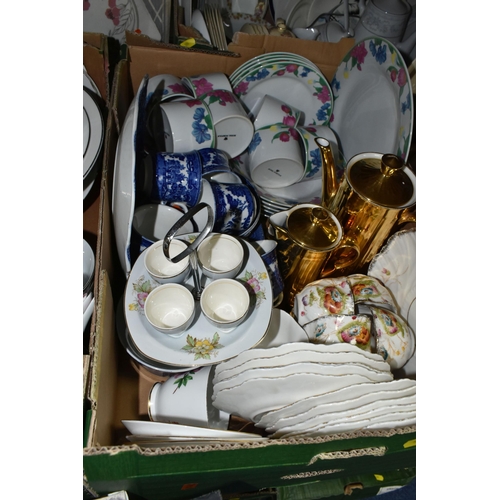 596 - THREE AND LOOSE CERAMICS, including a quantity of Doulton & Co dinnerware, Royal Worcester gold lust... 