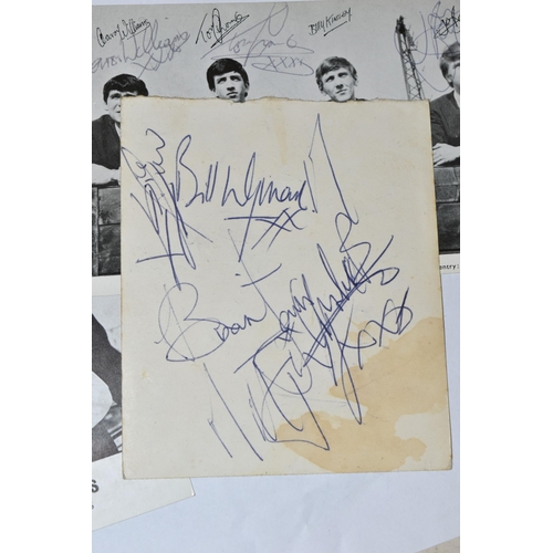 637 - THE ROLLING STONES AUTOGRAPHS, a card with the signatures of the band, with the signature of Mal For... 