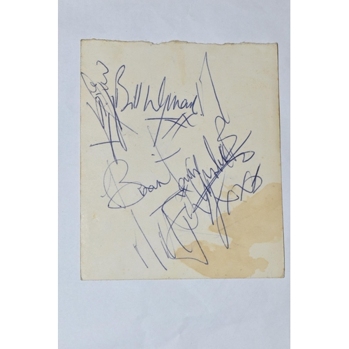 637 - THE ROLLING STONES AUTOGRAPHS, a card with the signatures of the band, with the signature of Mal For... 