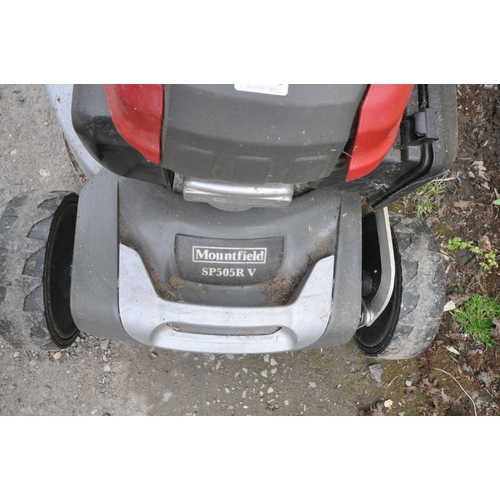 1033 - A MOUNTFIELD SP505R V PETROL CYLINDER SELF PROPELLED LAWNMOWER (condition report: engine turns but n... 