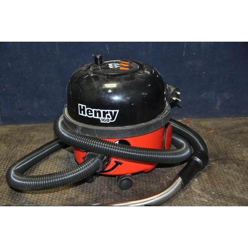 1066 - A NUMATIC HENRY 160 VACUUM CLEANER (PAT pass and working)