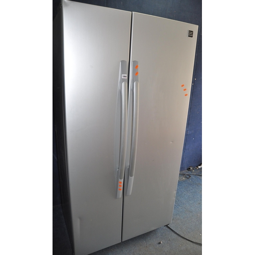 1068 - A DAEWOO DRS30SMI AMERICAN STYLE FRIDGE FREEZER width 90cm depth 69cm height 180 cm (PAT pass and wo... 