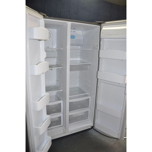 1068 - A DAEWOO DRS30SMI AMERICAN STYLE FRIDGE FREEZER width 90cm depth 69cm height 180 cm (PAT pass and wo... 