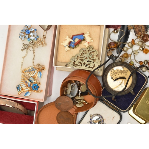 111 - A SMALL BOX OF ITEMS, to include an AF manual wind (missing crown) 'LIP' pocket watch, a boxed hinge... 