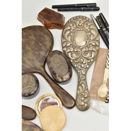 117 - A BOX OF ASSORTED VANITY ITEMS AND PENS, to include a silver clothes brush, hallmarked Birmingham, a... 