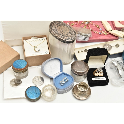 121 - A BOX OF ASSORTED ITEMS, to include a boxed imitation pearl necklace and earring set, chain stamped ... 