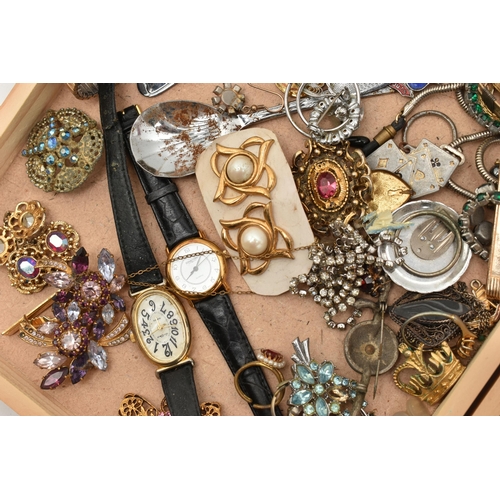 123 - A BOX OF ASSORTED ITEMS, to include a ladies boxed costume jewellery and watch set, a white metal an... 