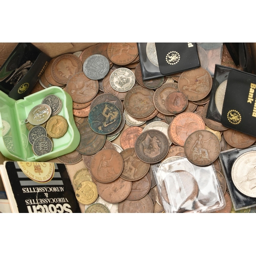 134 - A SMALL CARBOARD TRAY CONTAINING A SMALL AMOUNT OF MAINLY UK COINAGE, to include a 1911 Lustrous Pen... 