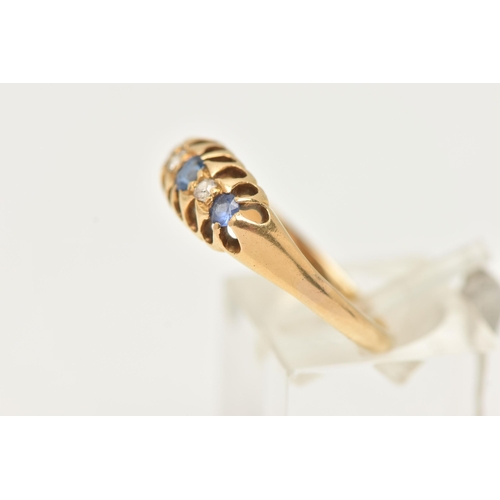 76 - AN EDWARDIAN 18CT GOLD SAPPHIRE, SYNTHETIC SAPPHIRE AND DIAMOND FIVE STONE RING, set with a cushion ... 