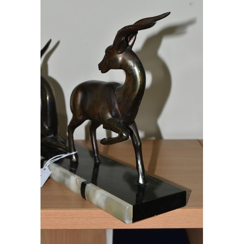 339 - AN ART DECO FIGURE GROUP, of two bronzed deer on a marble base, height 21cm x length 39.5cm x depth ... 