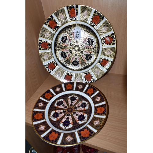 345 - TWO ROYAL CROWN DERBY IMARI 1128 PLATES, diameters 21.5cm and 26.5cm (2) (Condition Report: both app... 