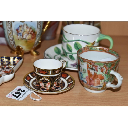 347 - A GROUP OF MARY GREGORY STYLE GLASS AND VARIOUS CERAMICS, to include seven pieces of Mary Gregory st... 