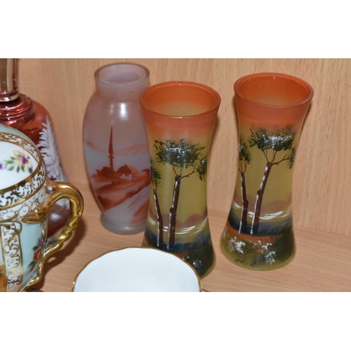 347 - A GROUP OF MARY GREGORY STYLE GLASS AND VARIOUS CERAMICS, to include seven pieces of Mary Gregory st... 