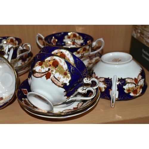 351 - TWENTY TWO PIECES OF ROYAL ALBERT 'HEIRLOOM' TEA AND DINNER WARES, comprising a cream jug, seven tea... 