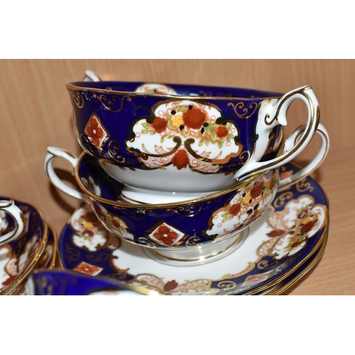 351 - TWENTY TWO PIECES OF ROYAL ALBERT 'HEIRLOOM' TEA AND DINNER WARES, comprising a cream jug, seven tea... 