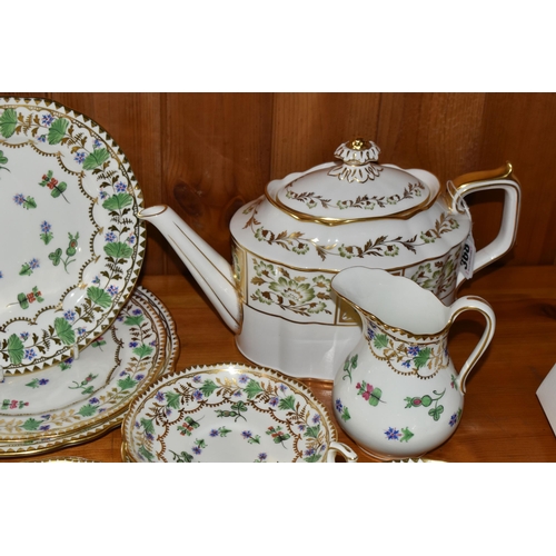 368 - TWENTY PIECES OF HAMMERSLEY PATTERN 4809 DINNER WARE, AND A ROYAL CROWN DERBY TEAPOT, comprising Ham... 