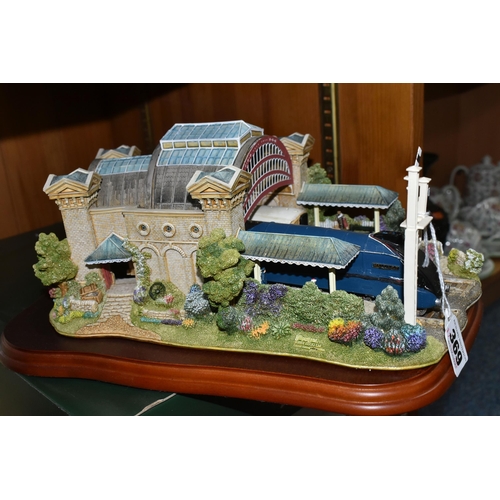 369 - A BOXED LIMITED EDITION LILLIPUT LANE SCULPTURE, The Mallard - Record Breaker L2459 no 0976/1500, on... 