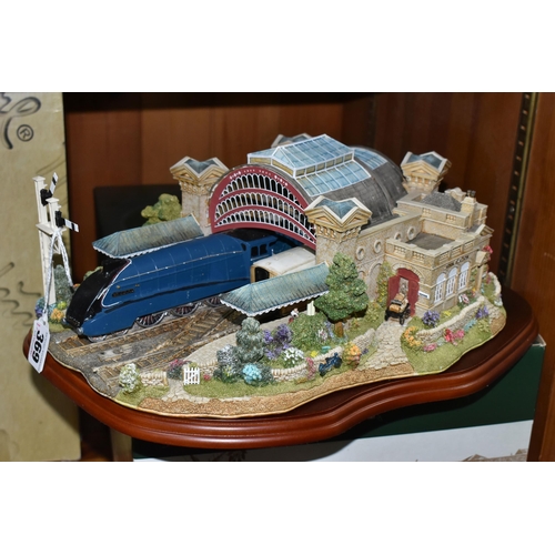 369 - A BOXED LIMITED EDITION LILLIPUT LANE SCULPTURE, The Mallard - Record Breaker L2459 no 0976/1500, on... 