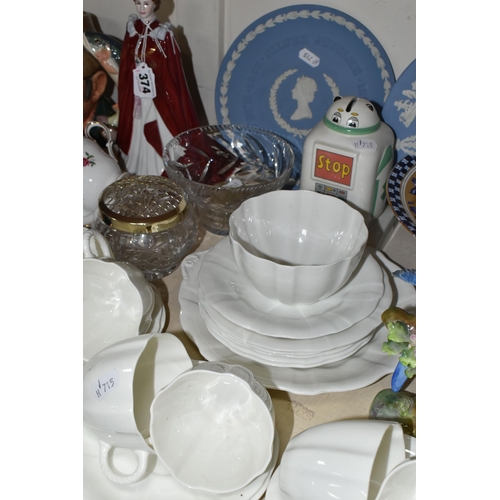 374 - A GROUP OF CERAMICS AND GLASS WARE, to include a Royal Worcester figure of HM Queen Elizabeth II to ... 