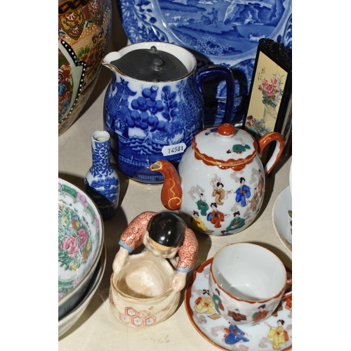 375 - A GROUP OF ORIENTAL AND OTHER CERAMICS, to include a Chinese famille rose ginger jar, two modern ros... 