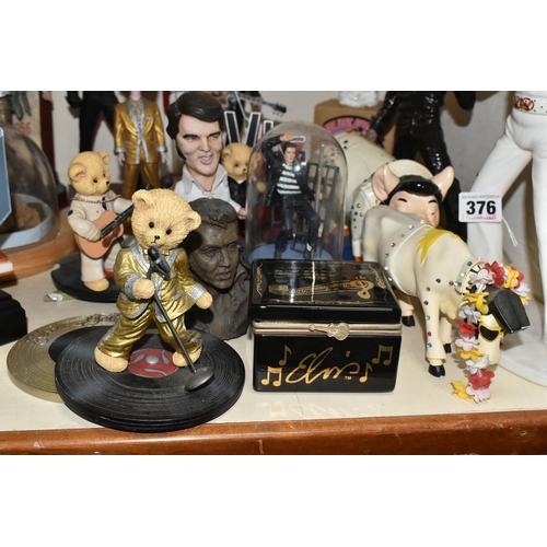 376 - A GROUP OF 'ELVIS PRESLEY' FIGURES AND MEMORABILIA, to include figures by Leonardo Collection, Be My... 