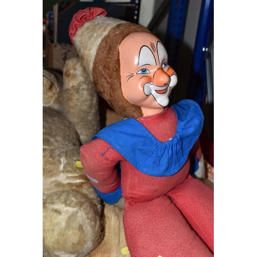 389 - A QUANTITY OF TOYS AND SUNDRY ITEMS, comprising a deer skin stitched on to felt, a vintage clown dol... 