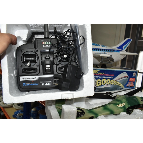 439 - A BOXED BATTERY OPERATED RADIO CONTROL E SKY CO-COMANCHE MICRO HELICOPTER, not tested, appears compl... 