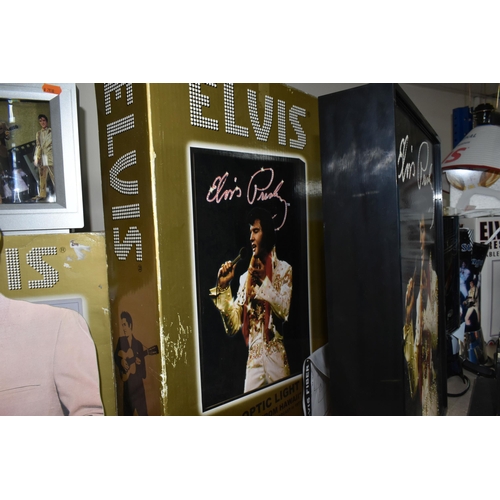 444 - A LARGE QUANTITY OF 'ELVIS' THEMED TABLE LAMPS, CLOCKS AND ORNAMENTS, approximately thirteen items (... 